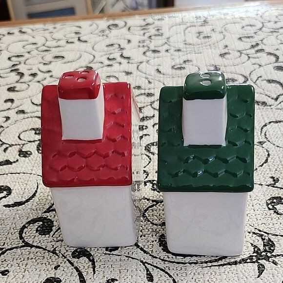 Festive Ceramic House Salt and Pepper Shakers - Red and Green - Picture 5 of 6